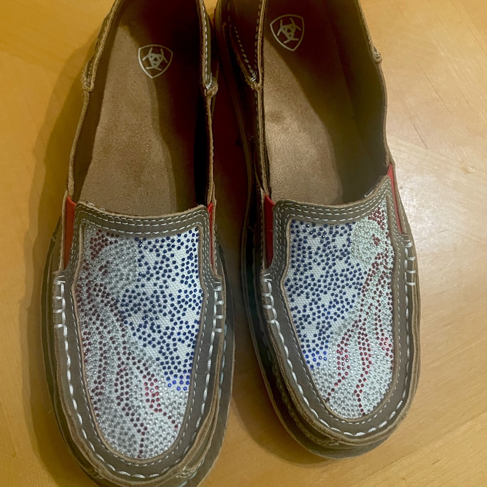 Ariat cruisers